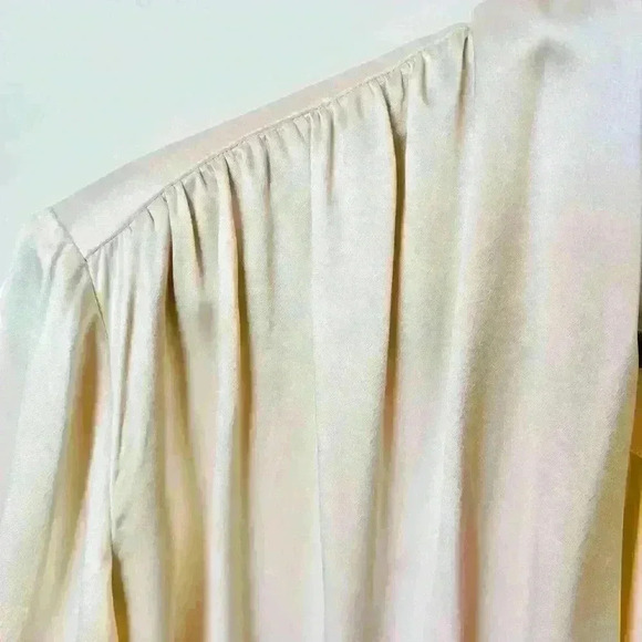 Travilla VTG William Travilla Vintage Cream Silk Blouse - Picture 4 of 8